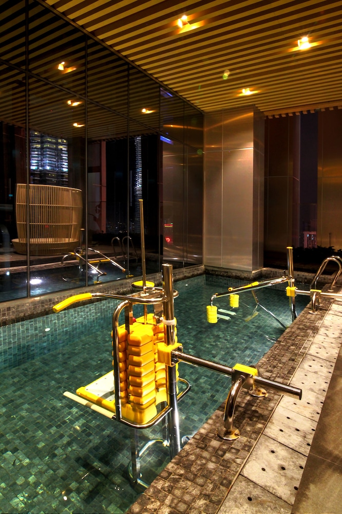 the residences klcc luxury suites