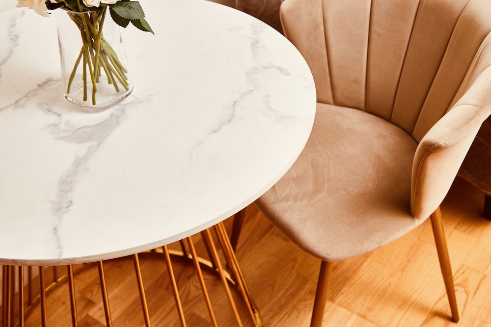 deluxe city centre apt balcony view and free parking