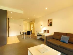 oaks glenelg liberty suites