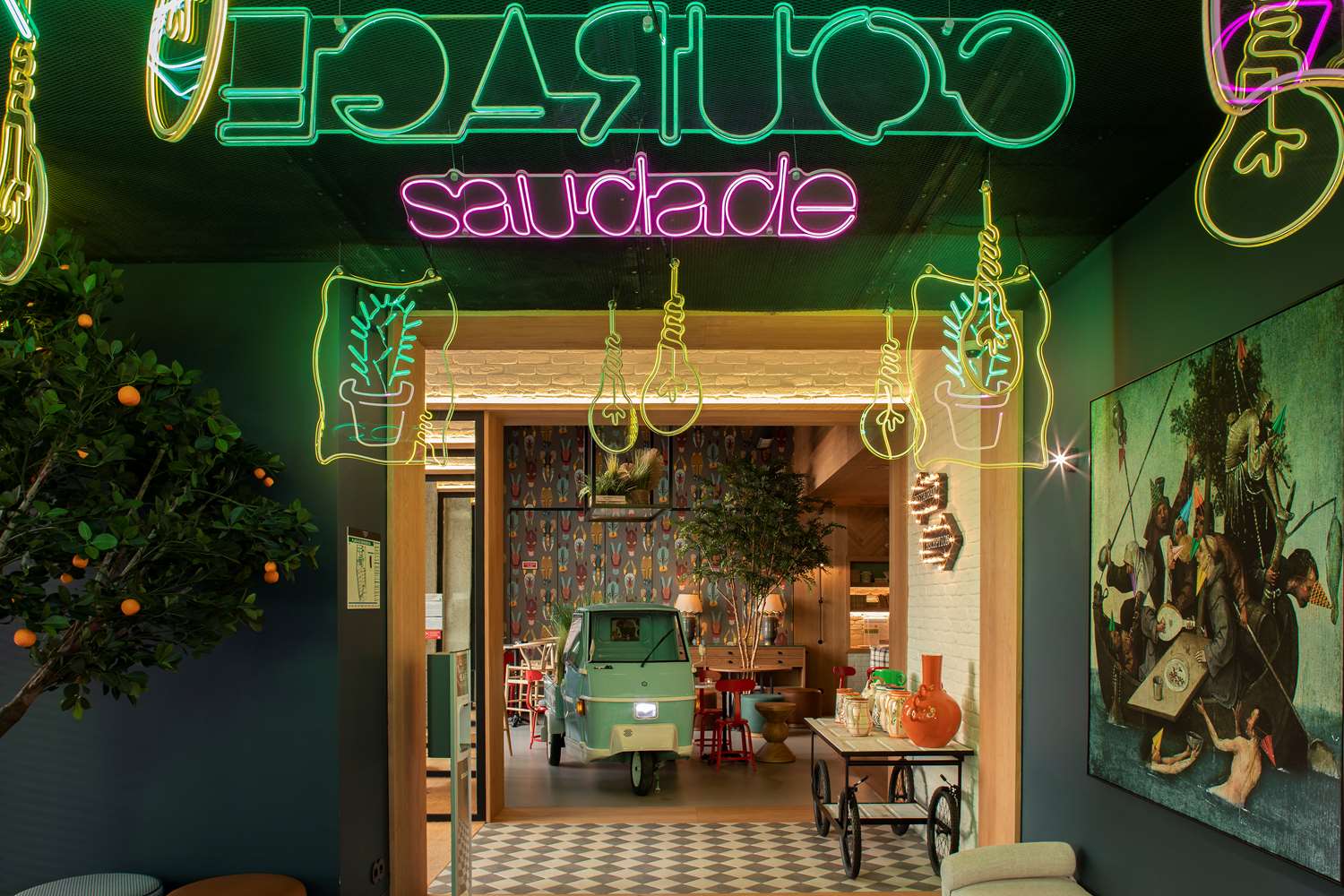se catedral hotel porto tapestry collection by hilton
