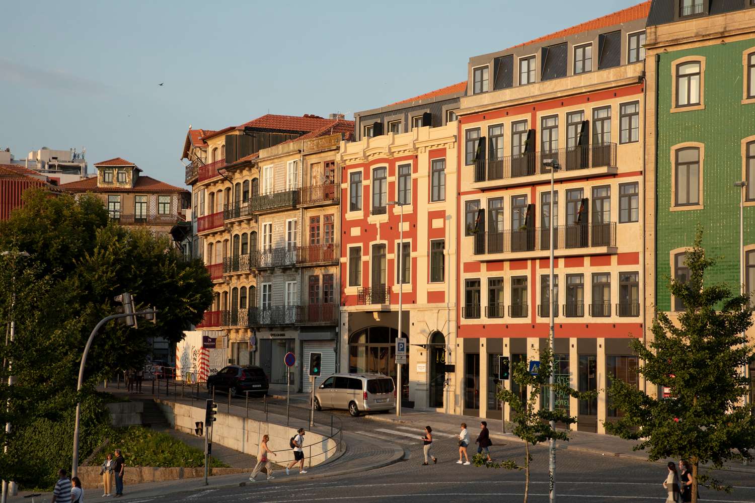 se catedral hotel porto tapestry collection by hilton