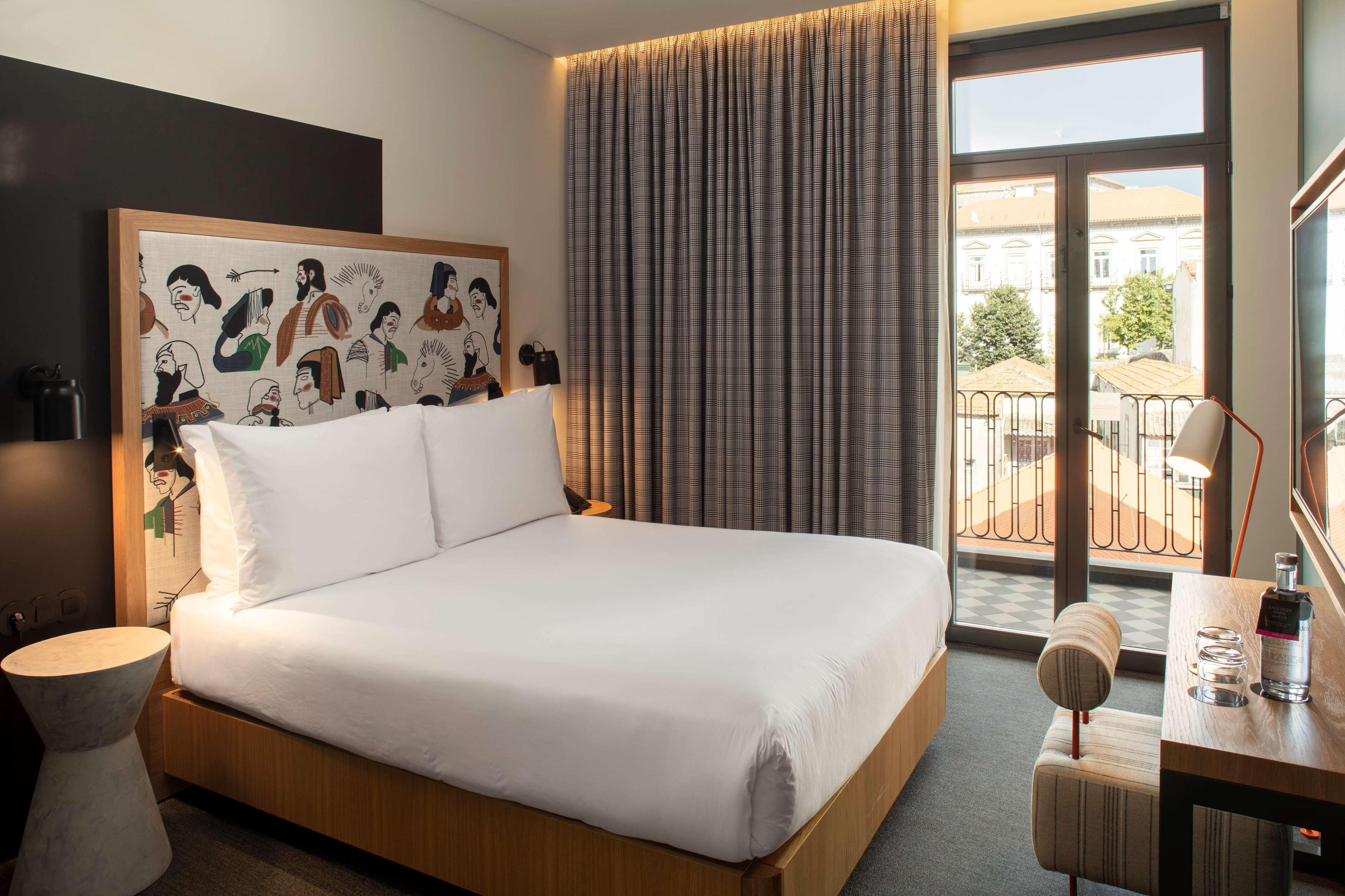 se catedral hotel porto tapestry collection by hilton