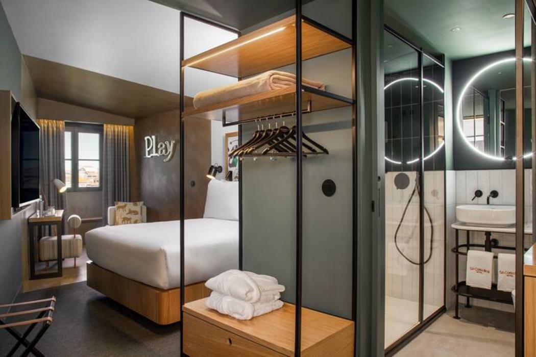 se catedral hotel porto tapestry collection by hilton