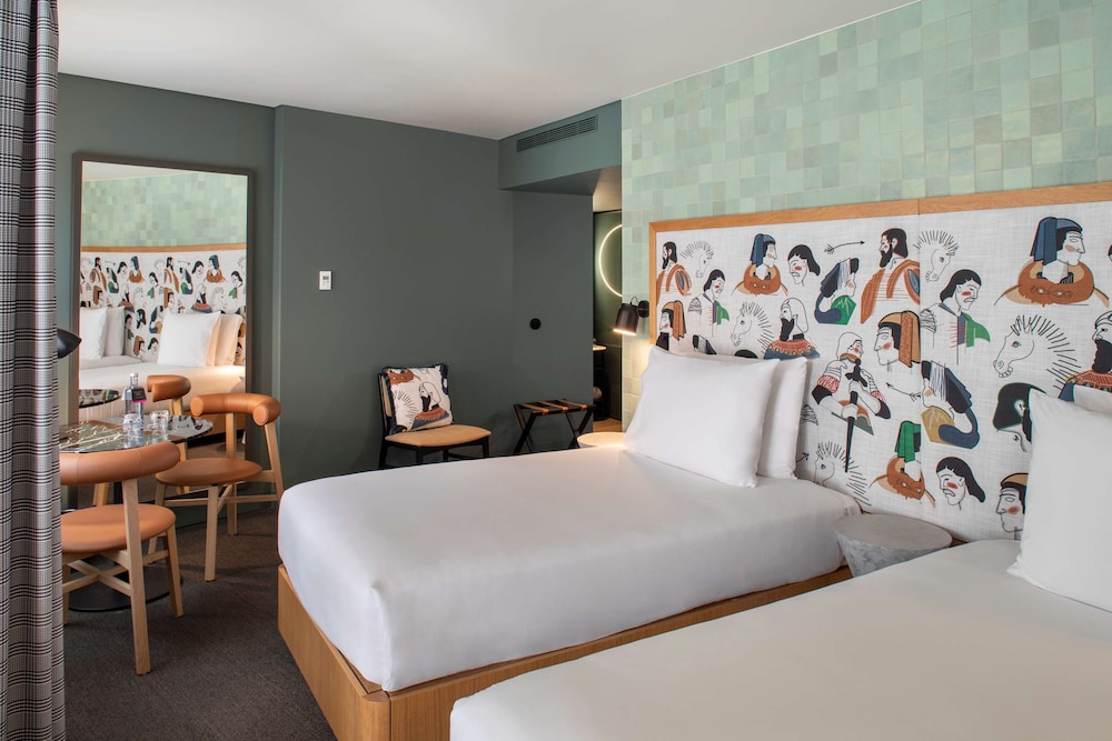se catedral hotel porto tapestry collection by hilton
