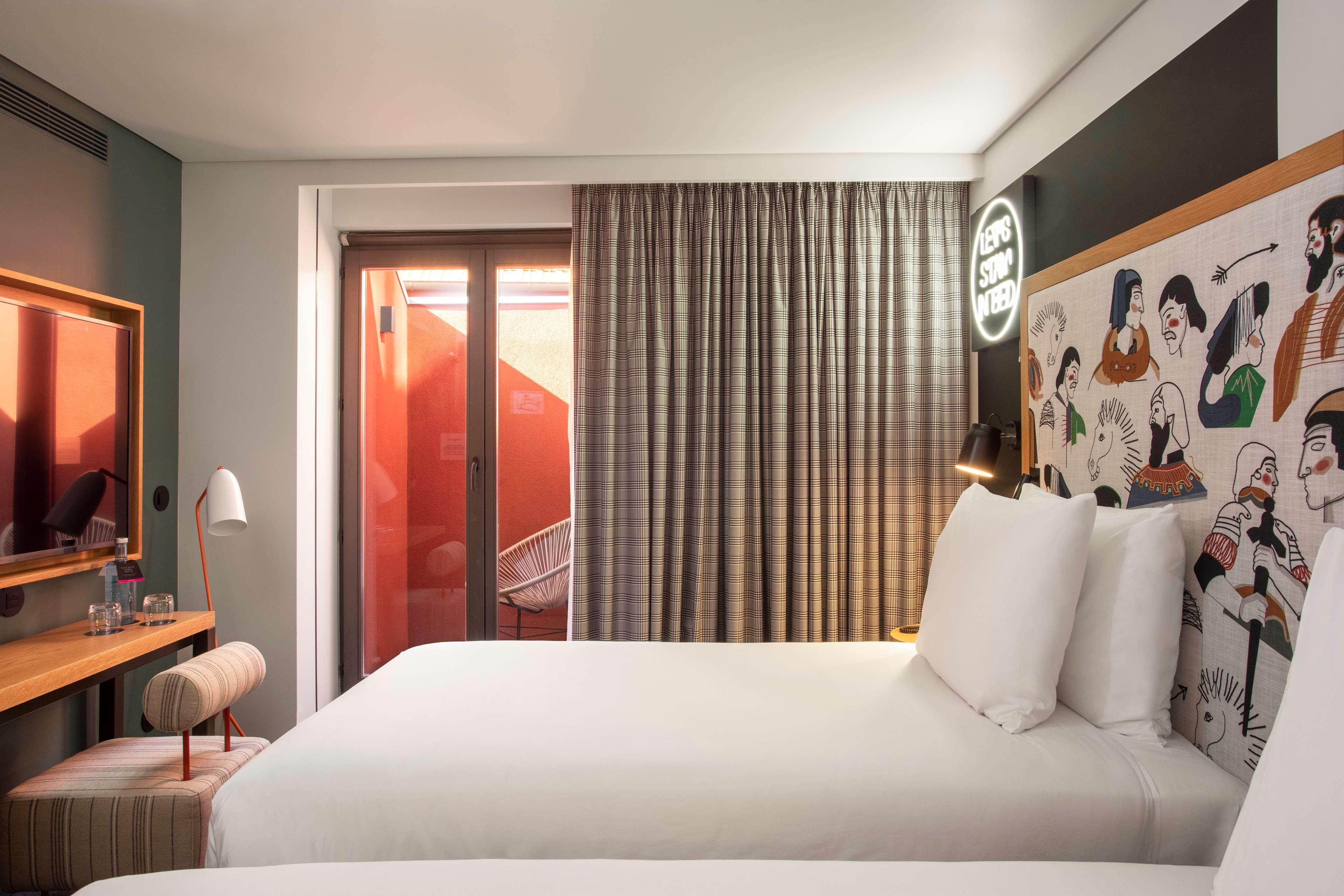 se catedral hotel porto tapestry collection by hilton