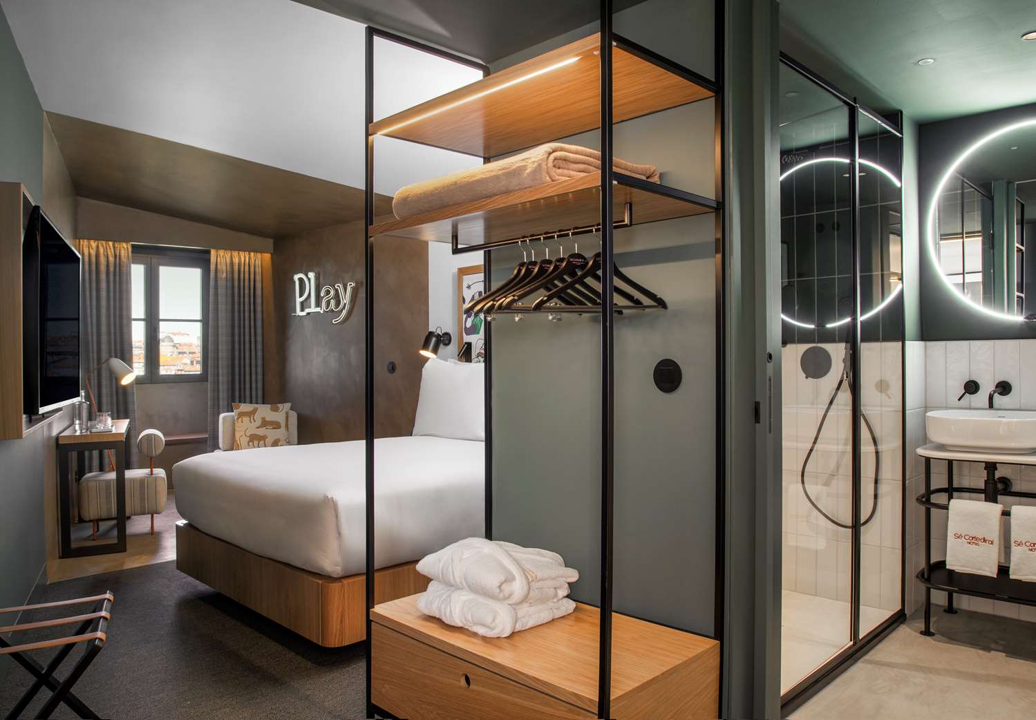 se catedral hotel porto tapestry collection by hilton