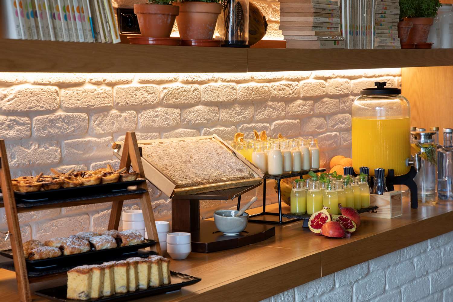 se catedral hotel porto tapestry collection by hilton