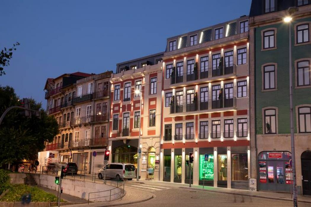 se catedral hotel porto tapestry collection by hilton