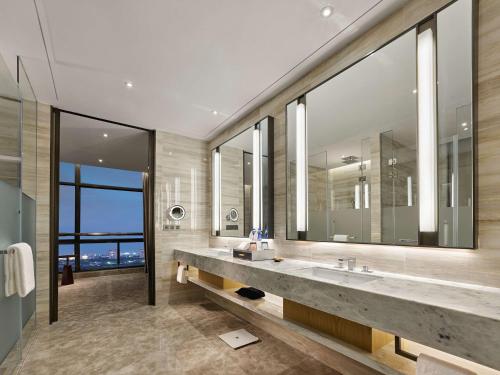 doubletree by hilton quzhou