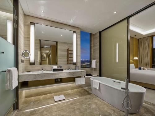 doubletree by hilton quzhou