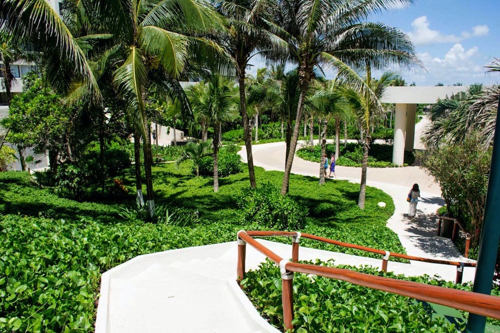 condo in ocean front hotel resort