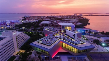 condo in ocean front hotel resort
