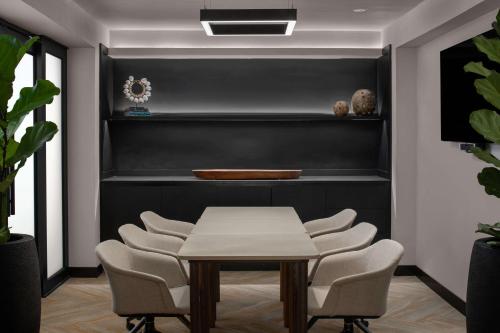 rok hotel kingston tapestry collection by hilton