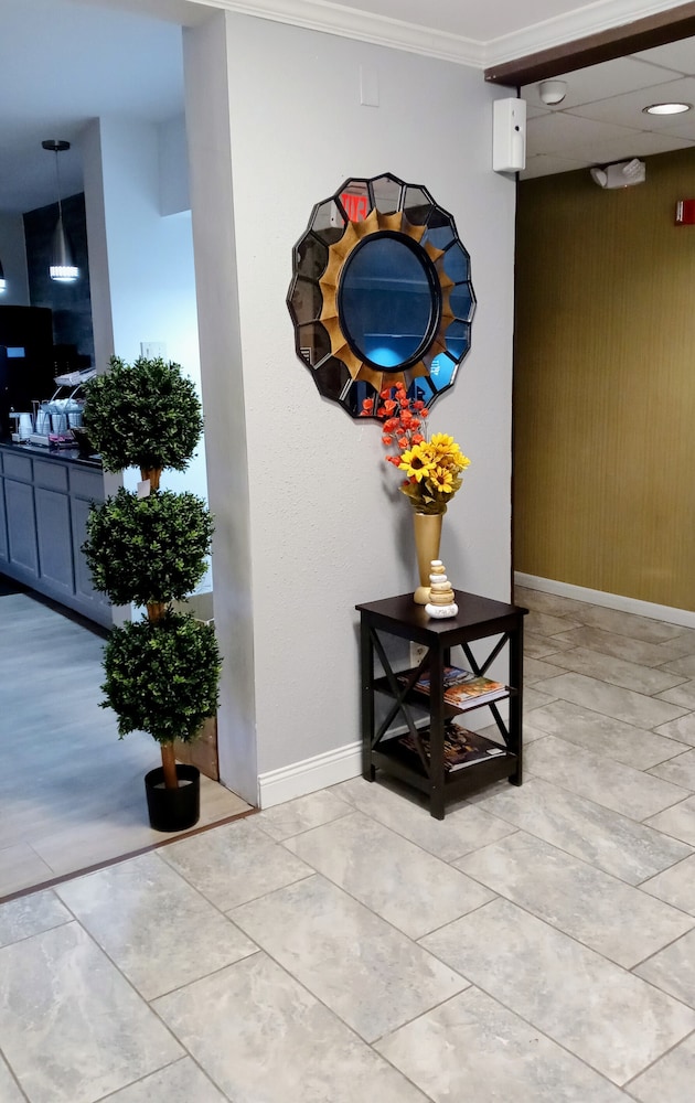 clarion pointe evansville north