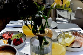 mytale creative academy hotel