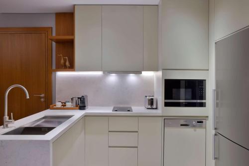 doubletree by hilton sharjah waterfront hotel and residences