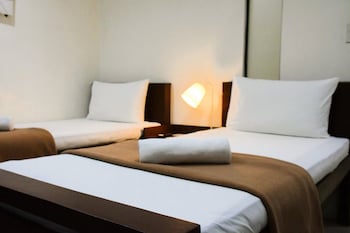 arzo hotel makati