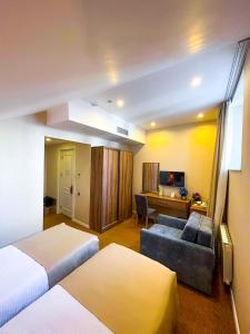 grand midway hotel