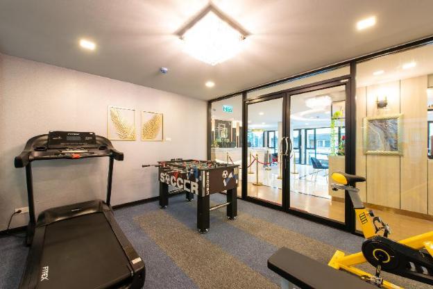 metro hotel ratchada 36 by zuzu