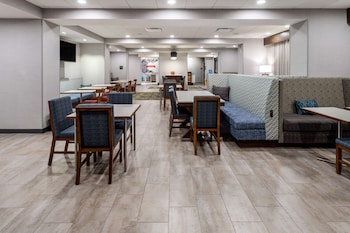 Hampton Inn Monticello,,3 star