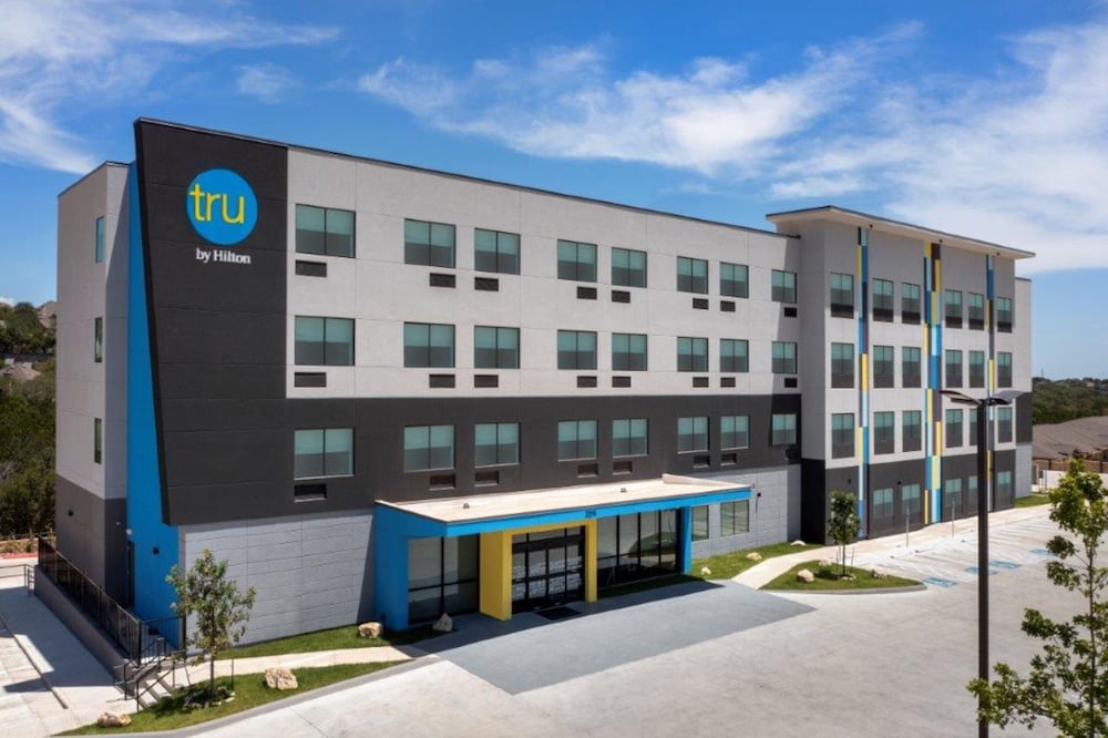 tru by hilton san antonio north