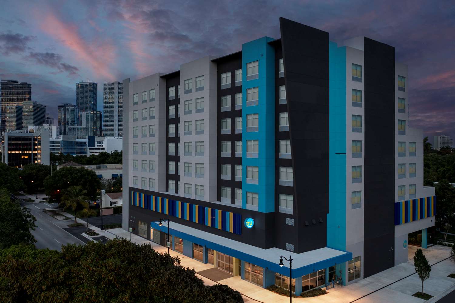 tru by hilton miami west brickell