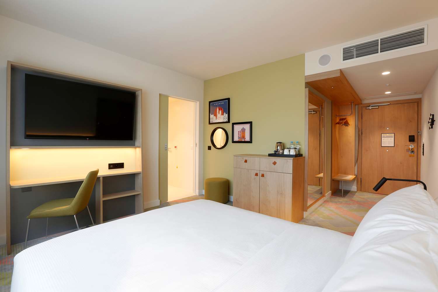 hampton by hilton krakow airport