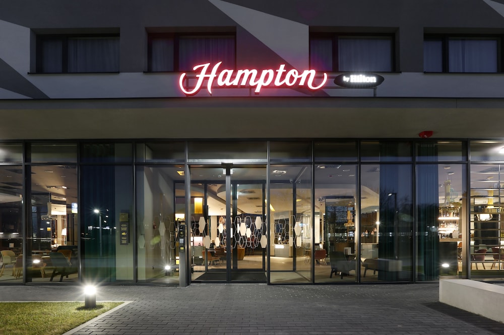 hampton by hilton krakow airport