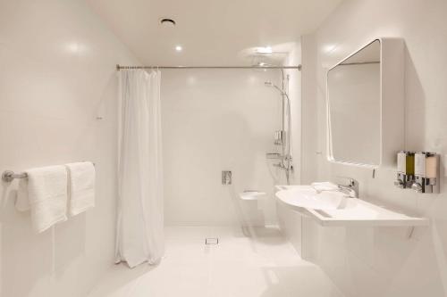 hampton by hilton krakow airport