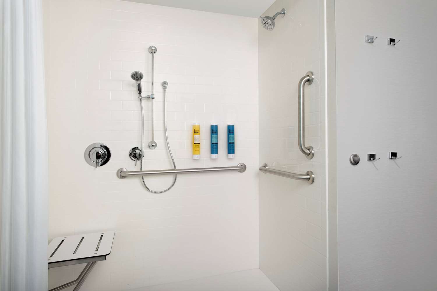 tru by hilton miami airport south blue lagoon fl