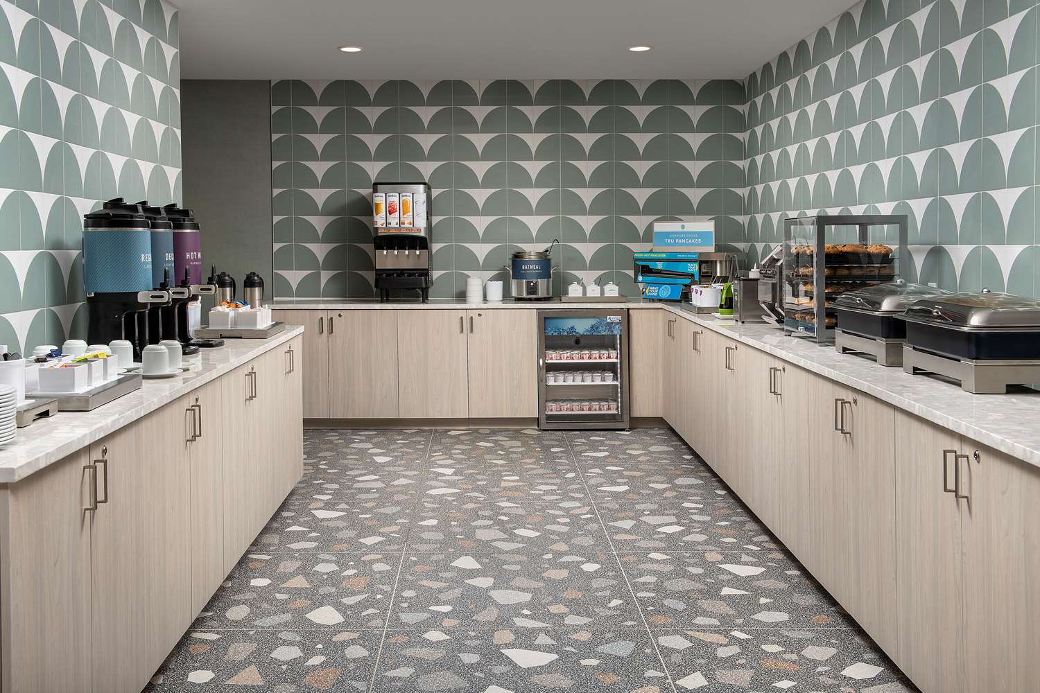 tru by hilton miami airport south blue lagoon fl