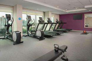 tru by hilton miami airport south blue lagoon fl