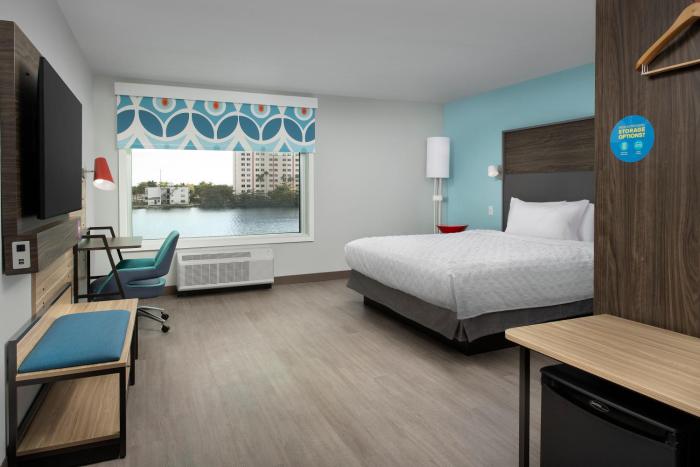 tru by hilton miami airport south blue lagoon fl
