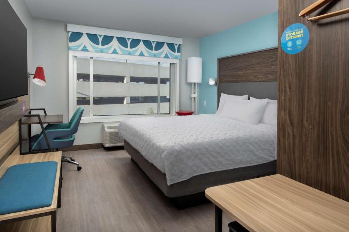 tru by hilton miami airport south blue lagoon fl