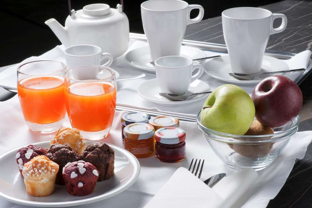 radisson hotel nola naples