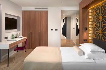 amphora hotel