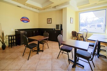 cypress inn and suites washington chocowinity nc by oyo