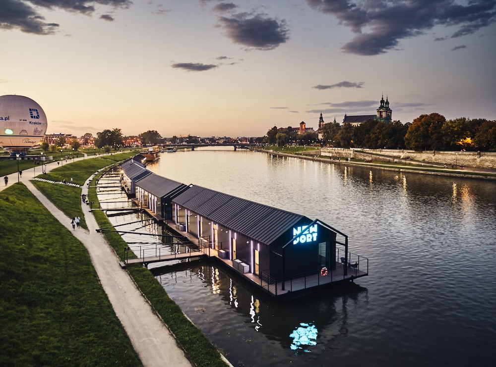 new port hotel