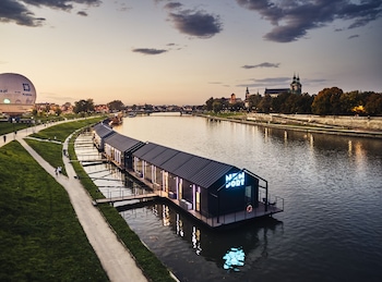 new port hotel