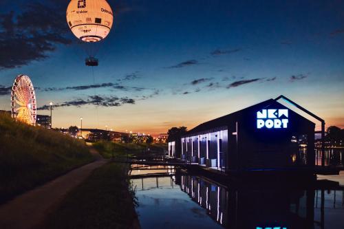 new port hotel