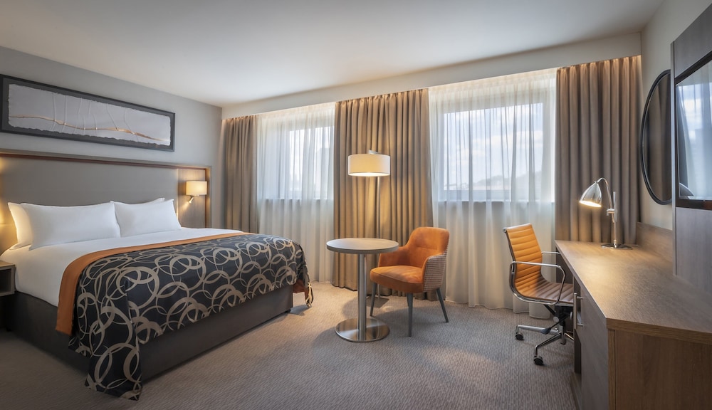 clayton hotel bristol city