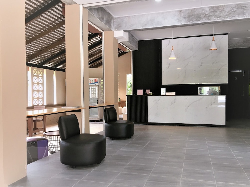 b square hotel
