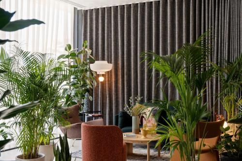 cove landmark pinnacle