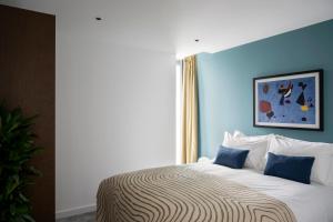 cove landmark pinnacle