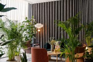 cove landmark pinnacle