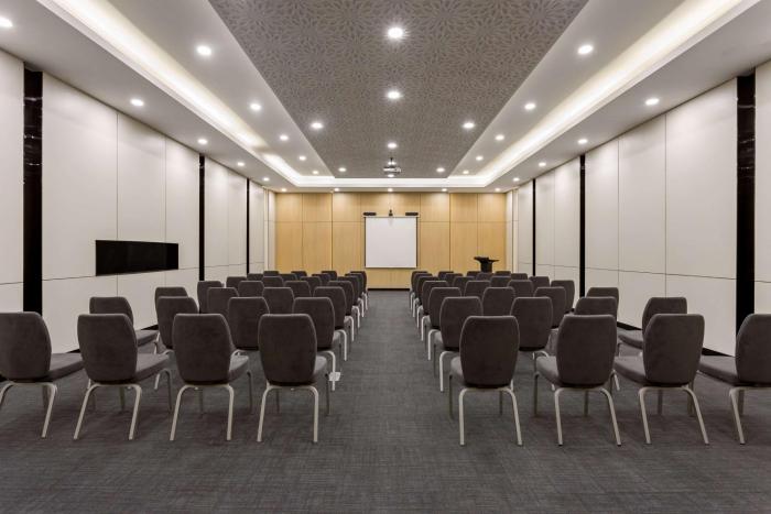 radisson riyadh airport