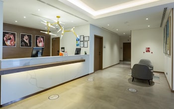 comfort hotel jeddah king road