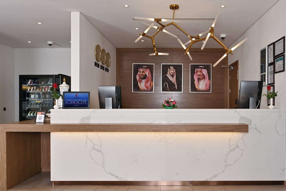 comfort hotel jeddah king road