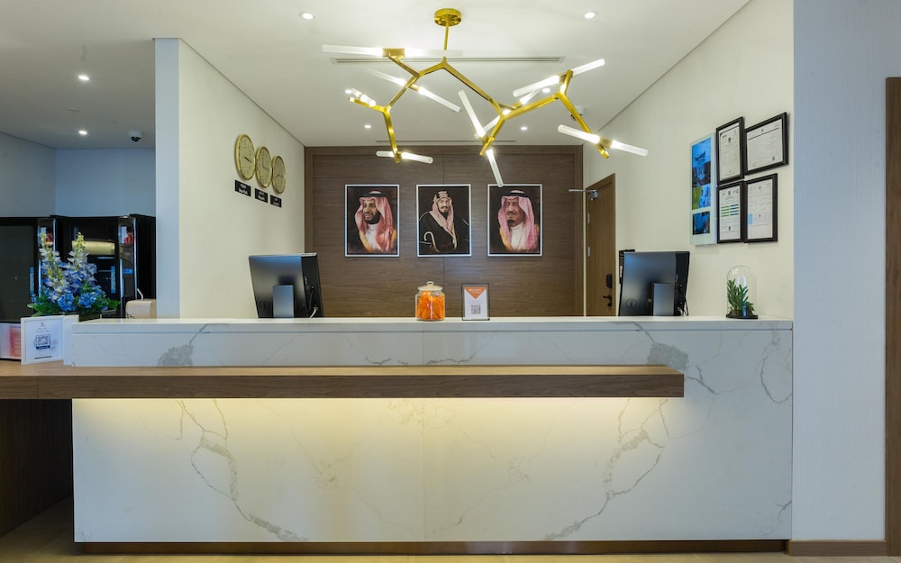 comfort hotel jeddah king road