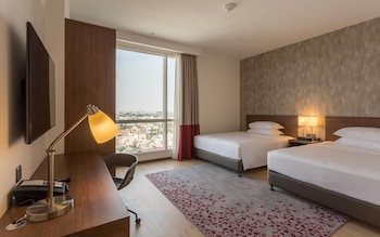 comfort hotel jeddah king road